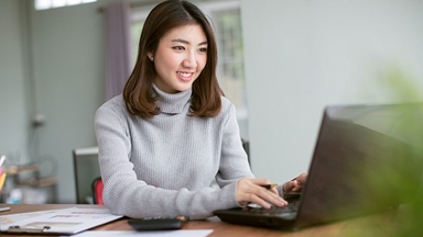 woman-making-notes-on-computer